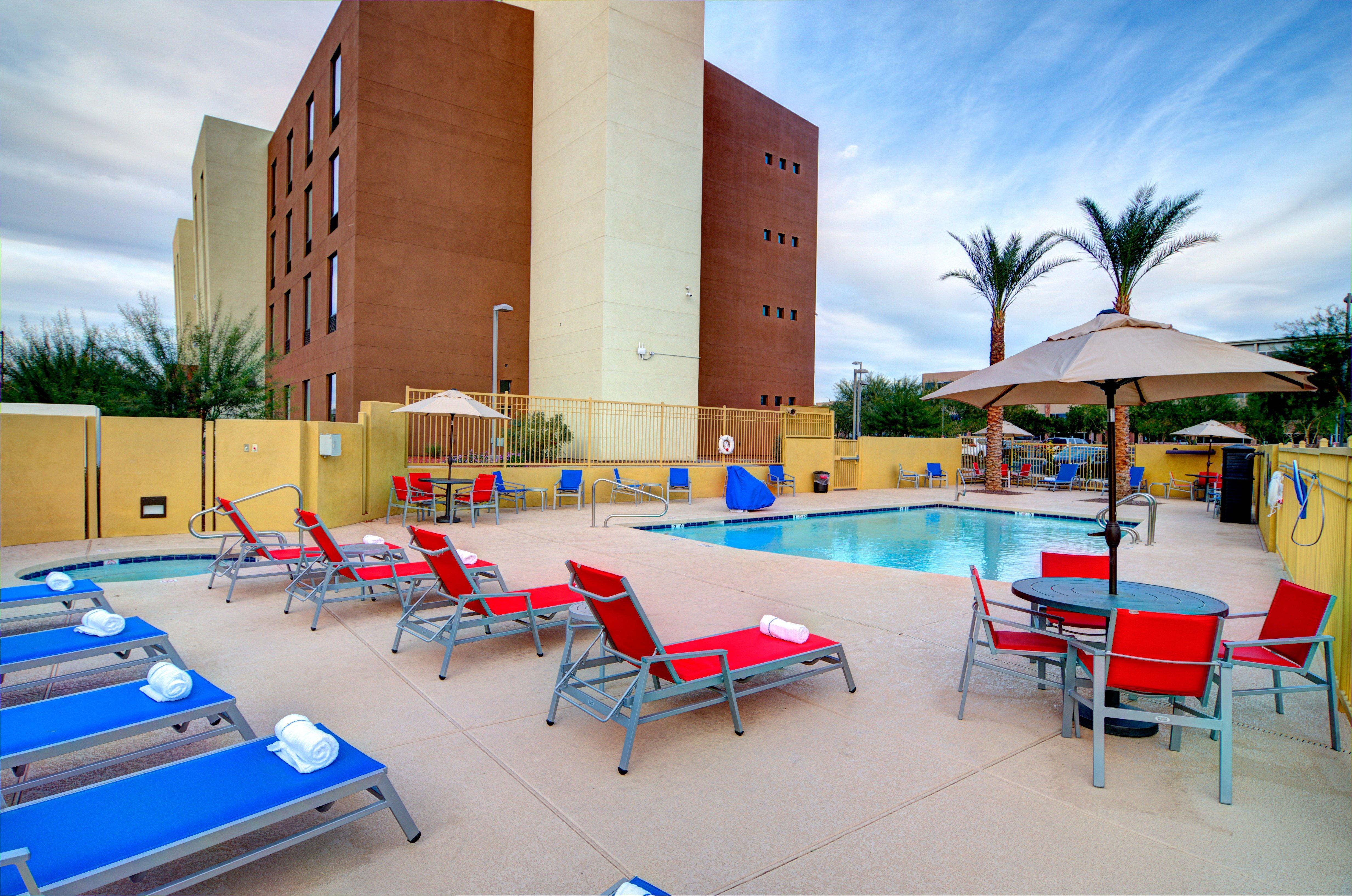 Holiday Inn Express & Suites - Phoenix North - Scottsdale By Ihg Exteriör bild